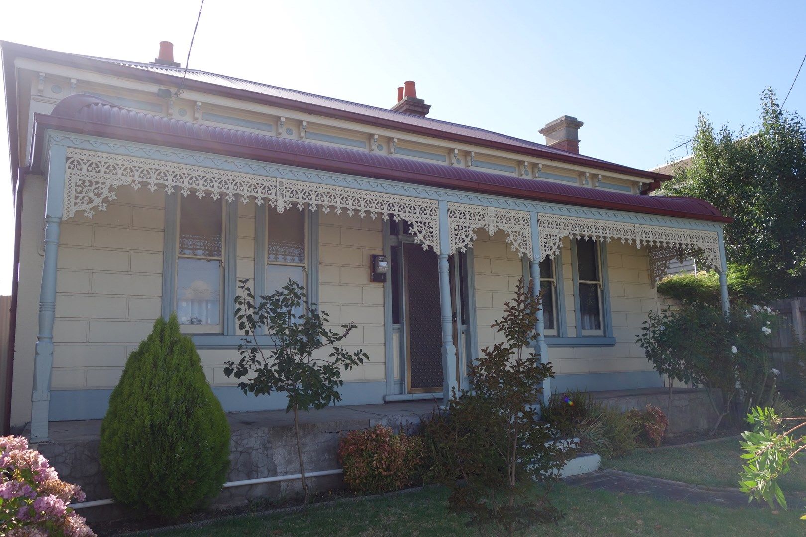 4 bedrooms House in 186 Ascot Vale Road ASCOT VALE VIC, 3032