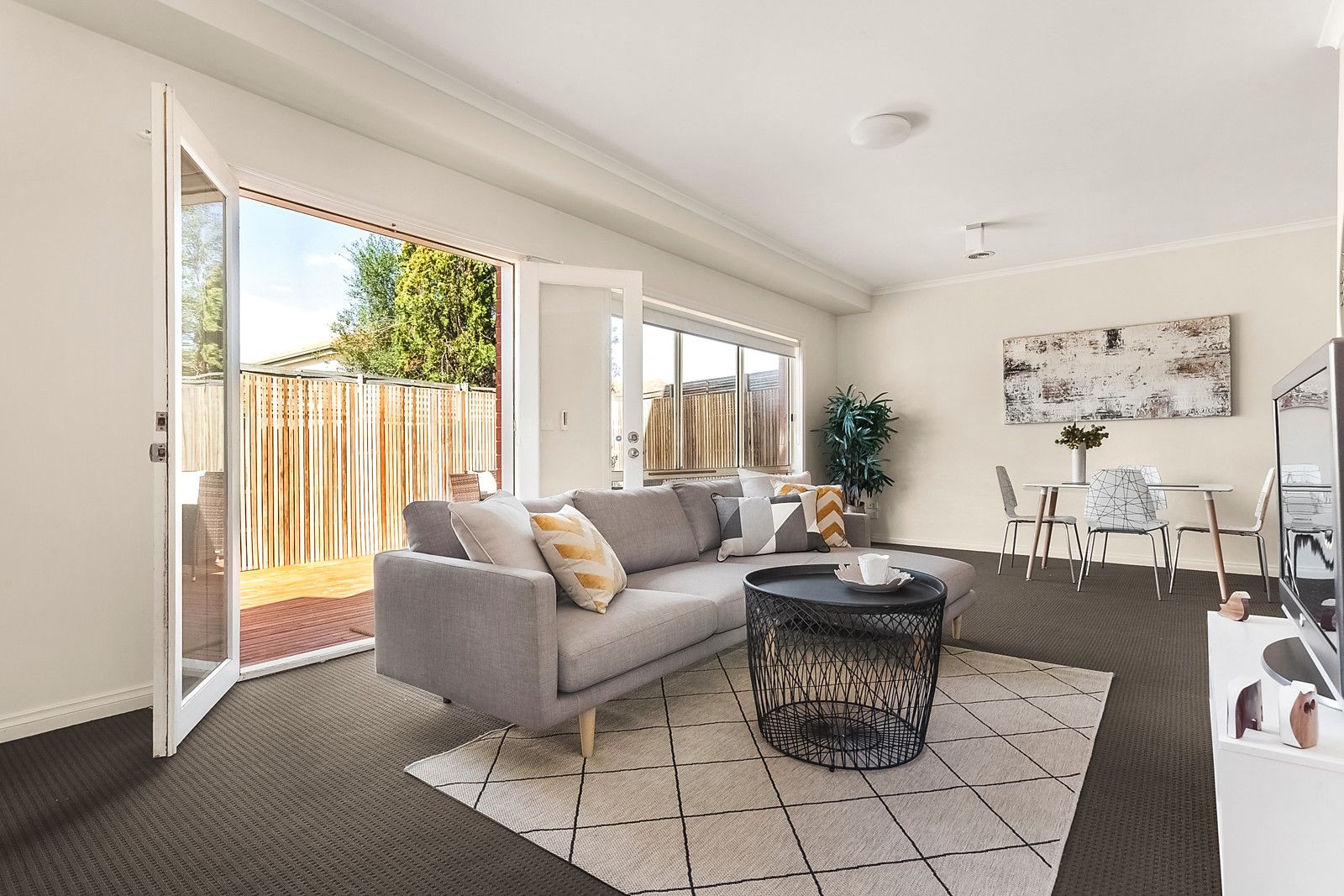 2/18 De Carle Street, Brunswick VIC 3056, Image 2