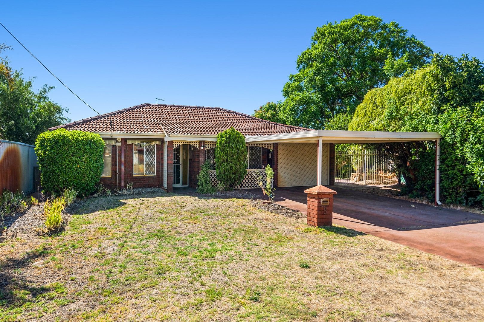 3 bedrooms House in 5 Magro Place MORLEY WA, 6062