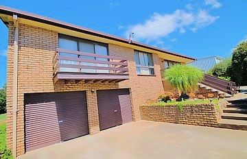 12 Charles Crescent, Young NSW 2594, Image 0