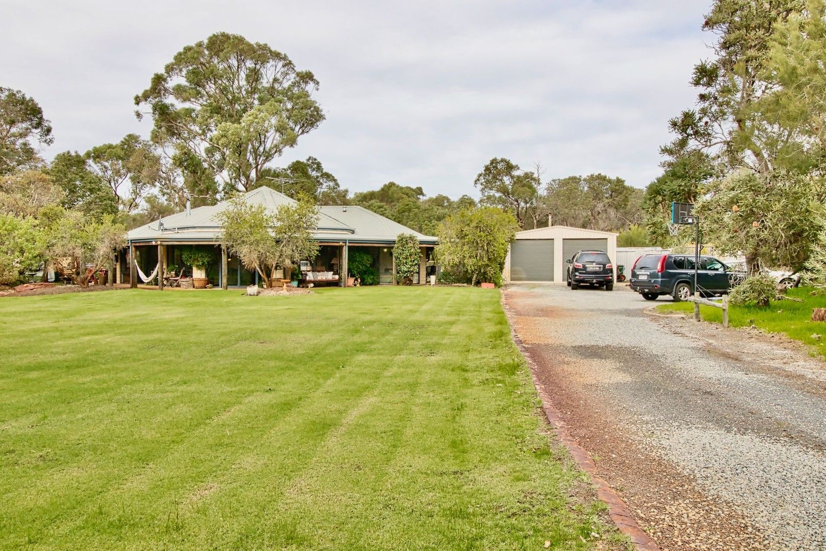 4 bedrooms House in 37 Wicksteed Close BALDIVIS WA, 6171