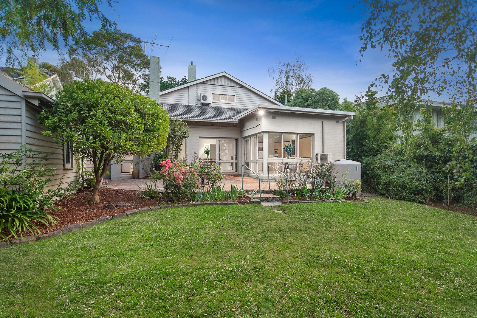 11 Toorak Avenue, Toorak VIC 3142, Image 2