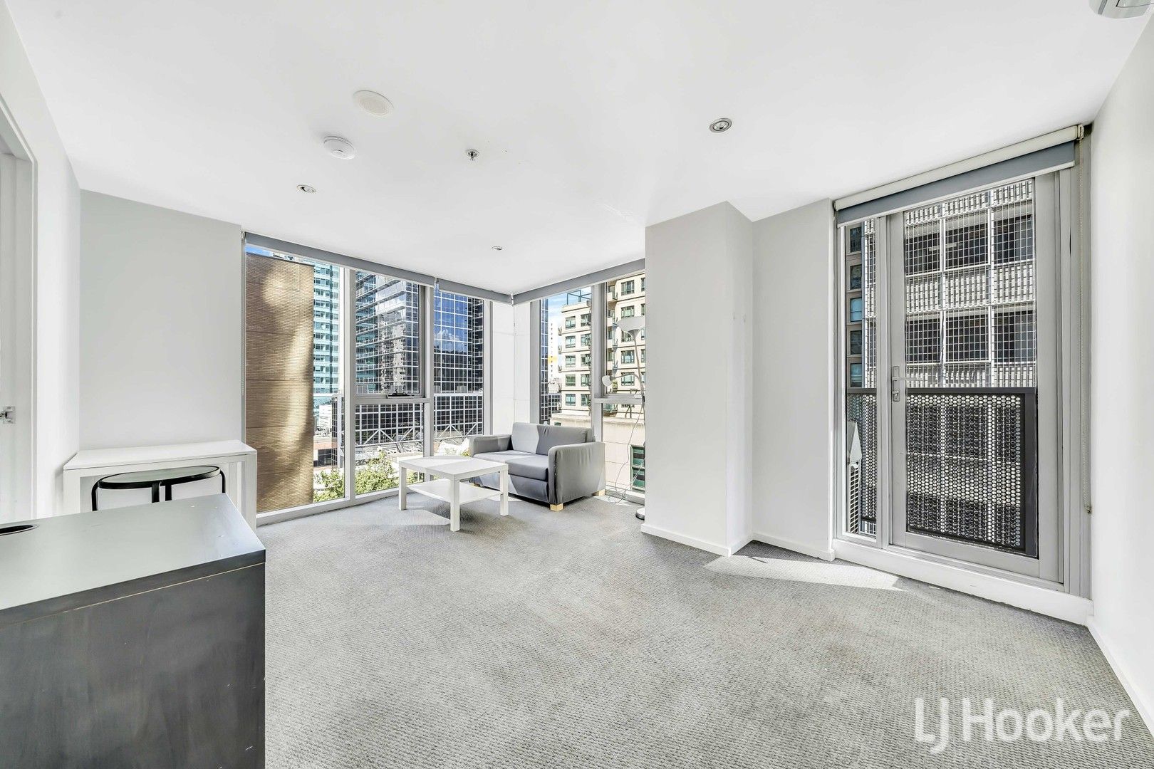 2 bedrooms Apartment / Unit / Flat in 801/8 Exploration Lane MELBOURNE VIC, 3000