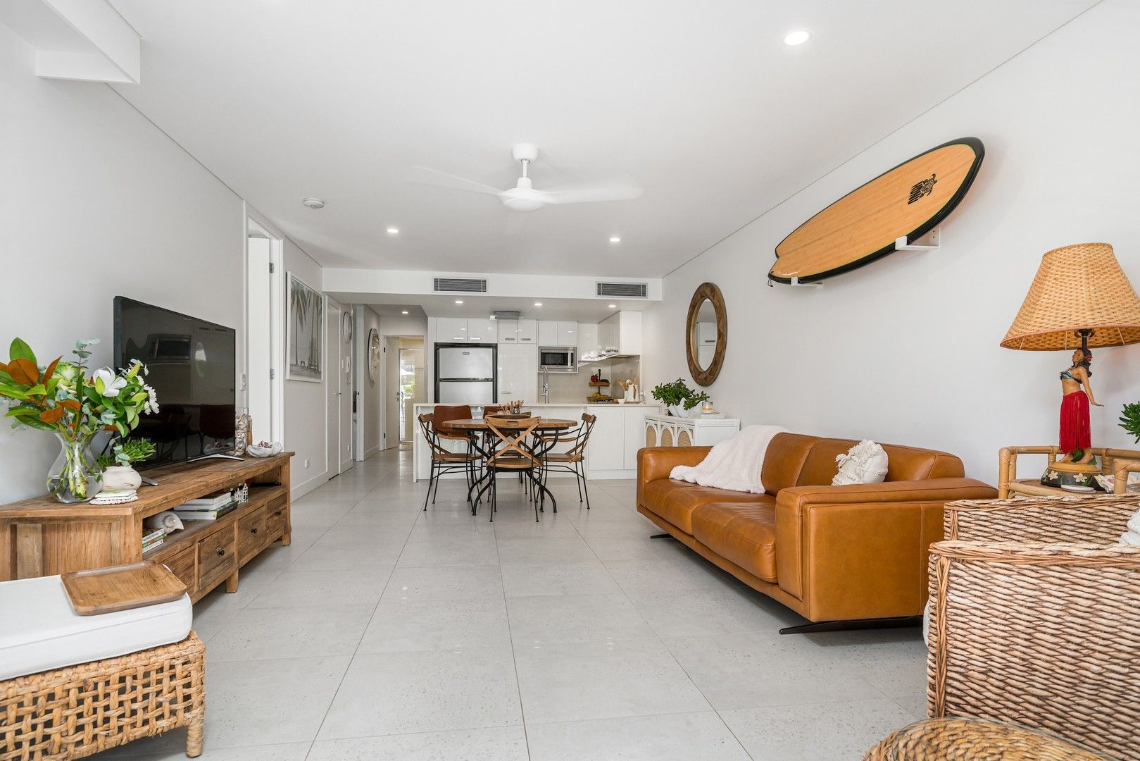 101/215 Boundary Street, Rainbow Bay QLD 4225, Image 2