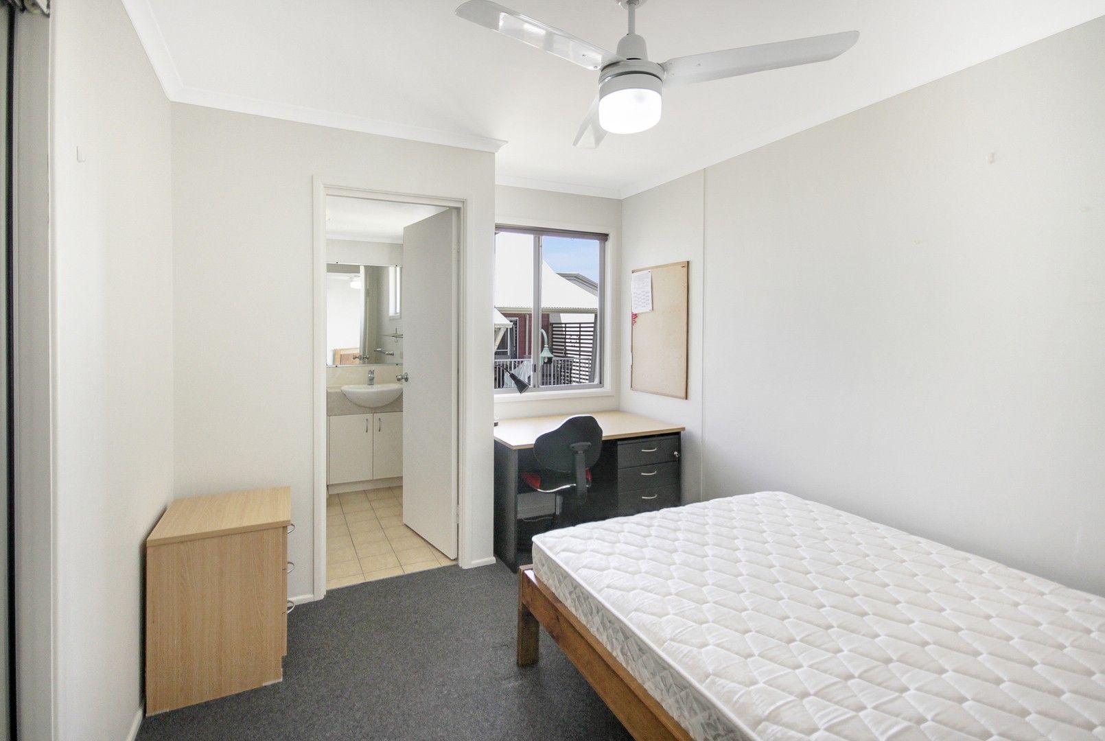 1 bedrooms Apartment / Unit / Flat in 23A/8 Varsityview Court SIPPY DOWNS QLD, 4556