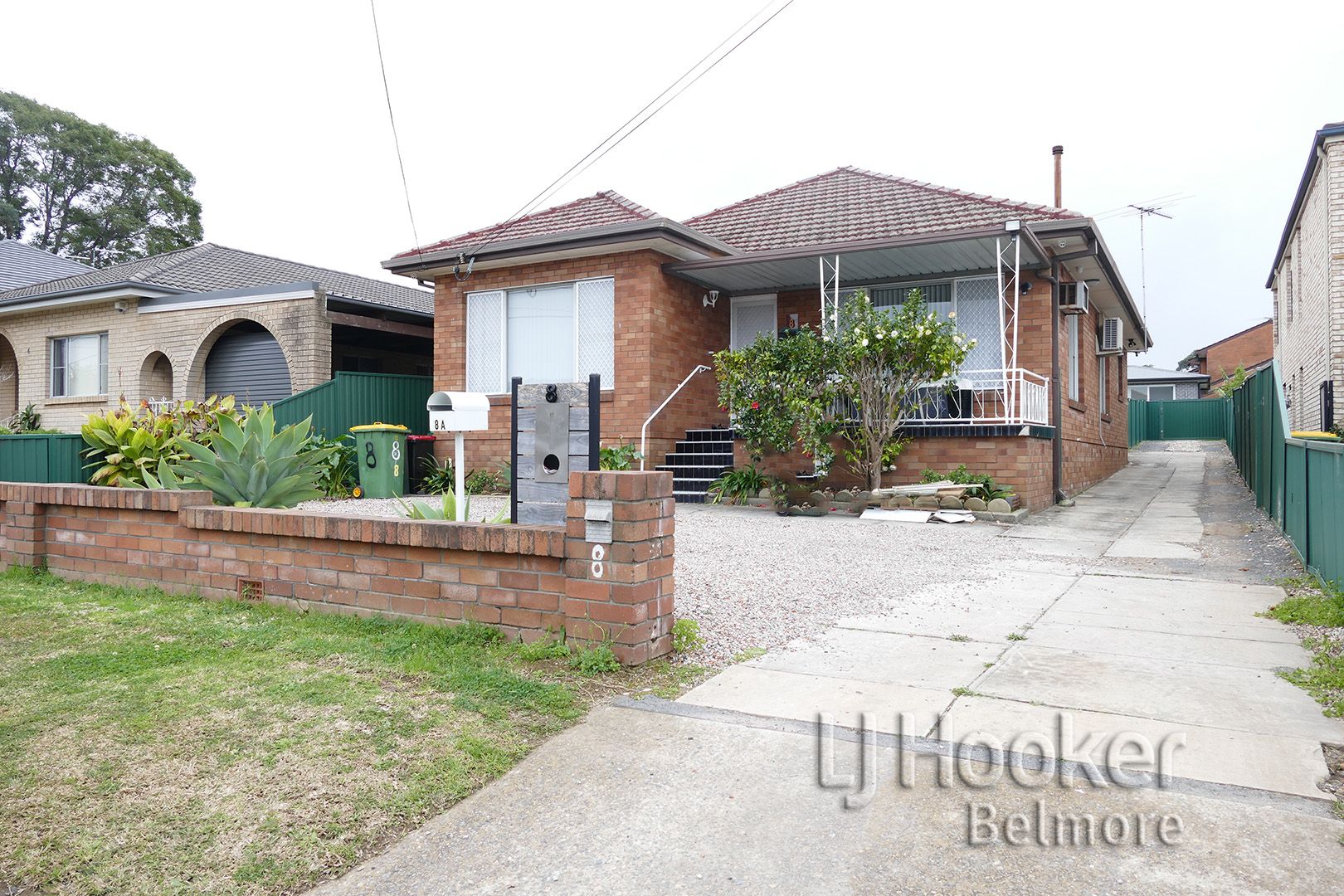 4 bedrooms House in 8 Prairie Vale Road BANKSTOWN NSW, 2200