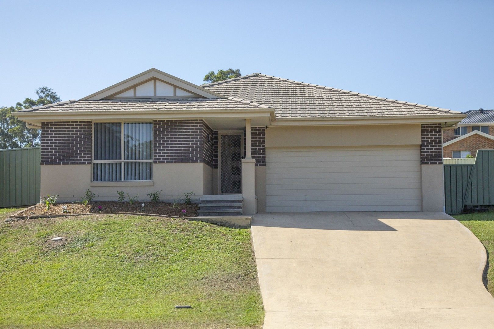 33 Hinchinbrook Close, Ashtonfield NSW 2323, Image 0