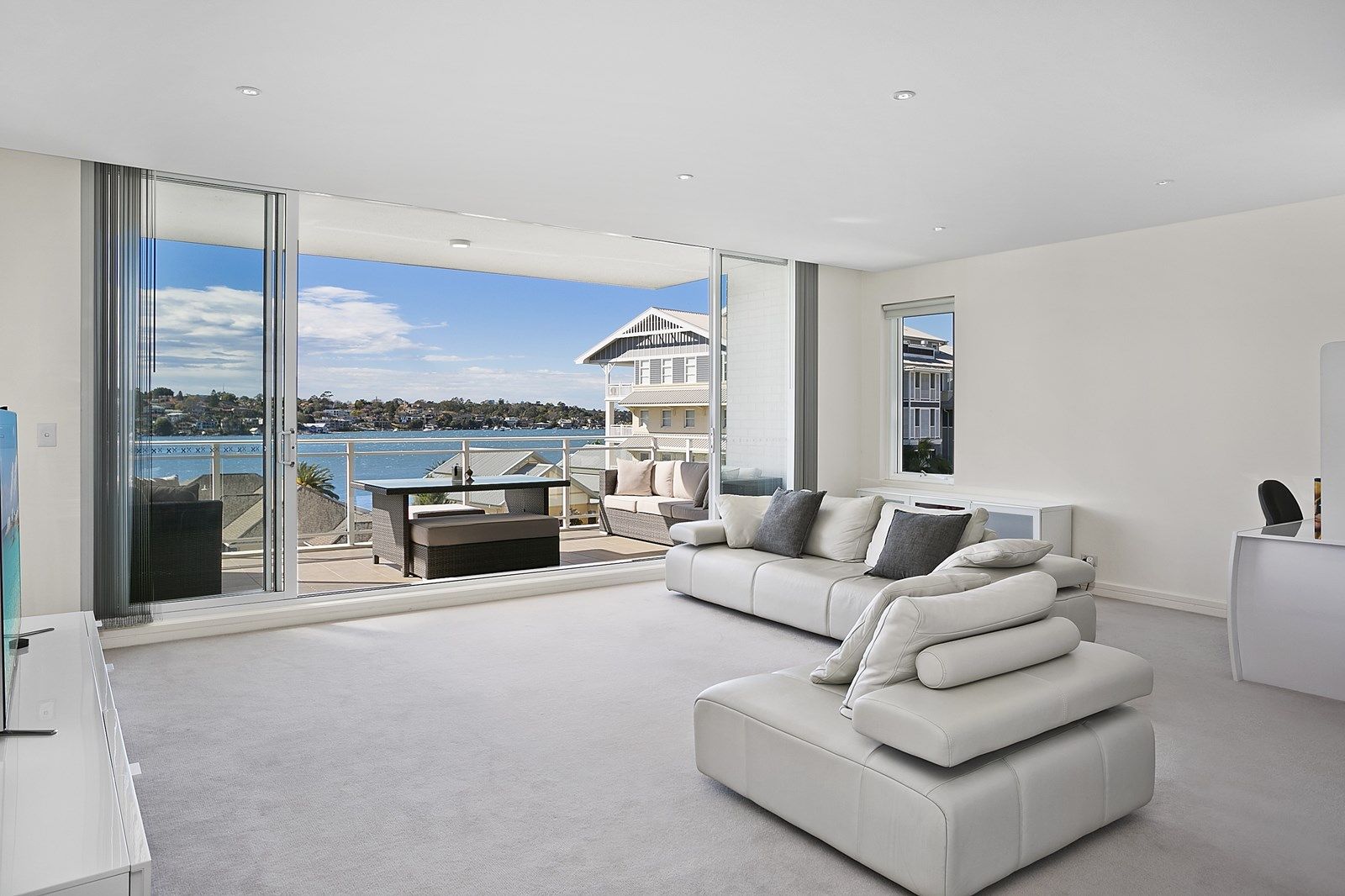 407/28 Peninsula Drive, Breakfast Point NSW 2137, Image 2