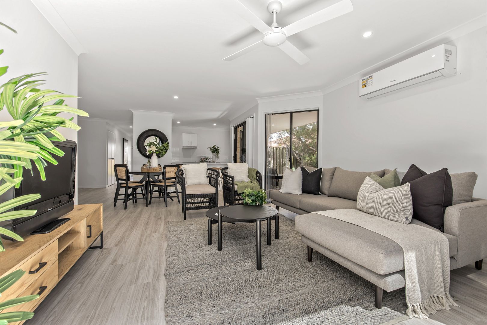 5/24 Amsonia Court, Arundel QLD 4214, Image 2