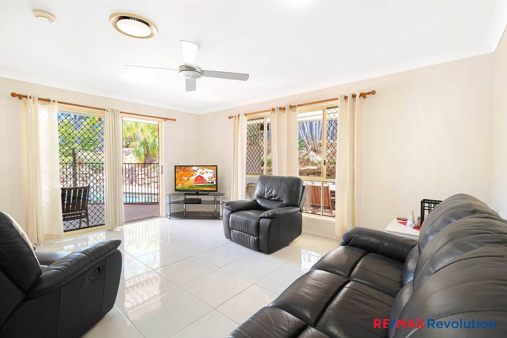 7 Hendrix Street, Windaroo QLD 4207, Image 2