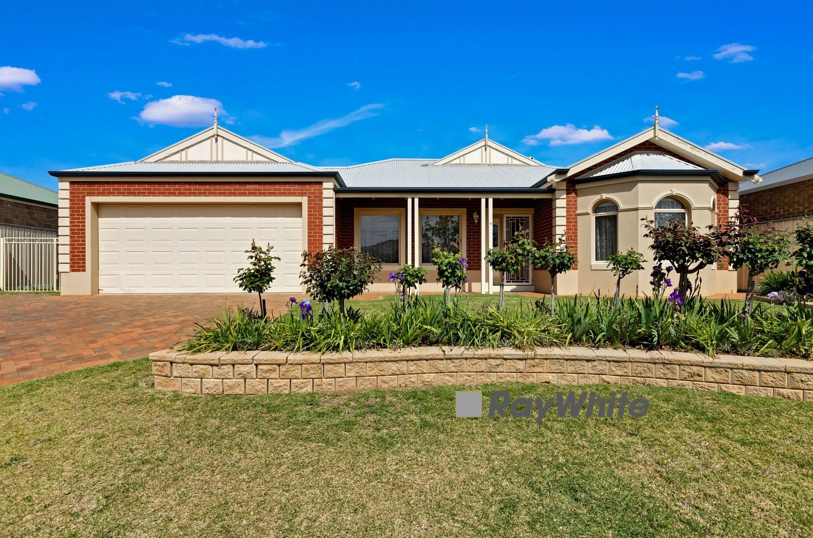 3 bedrooms House in 9 Denbeigh Court MILDURA VIC, 3500