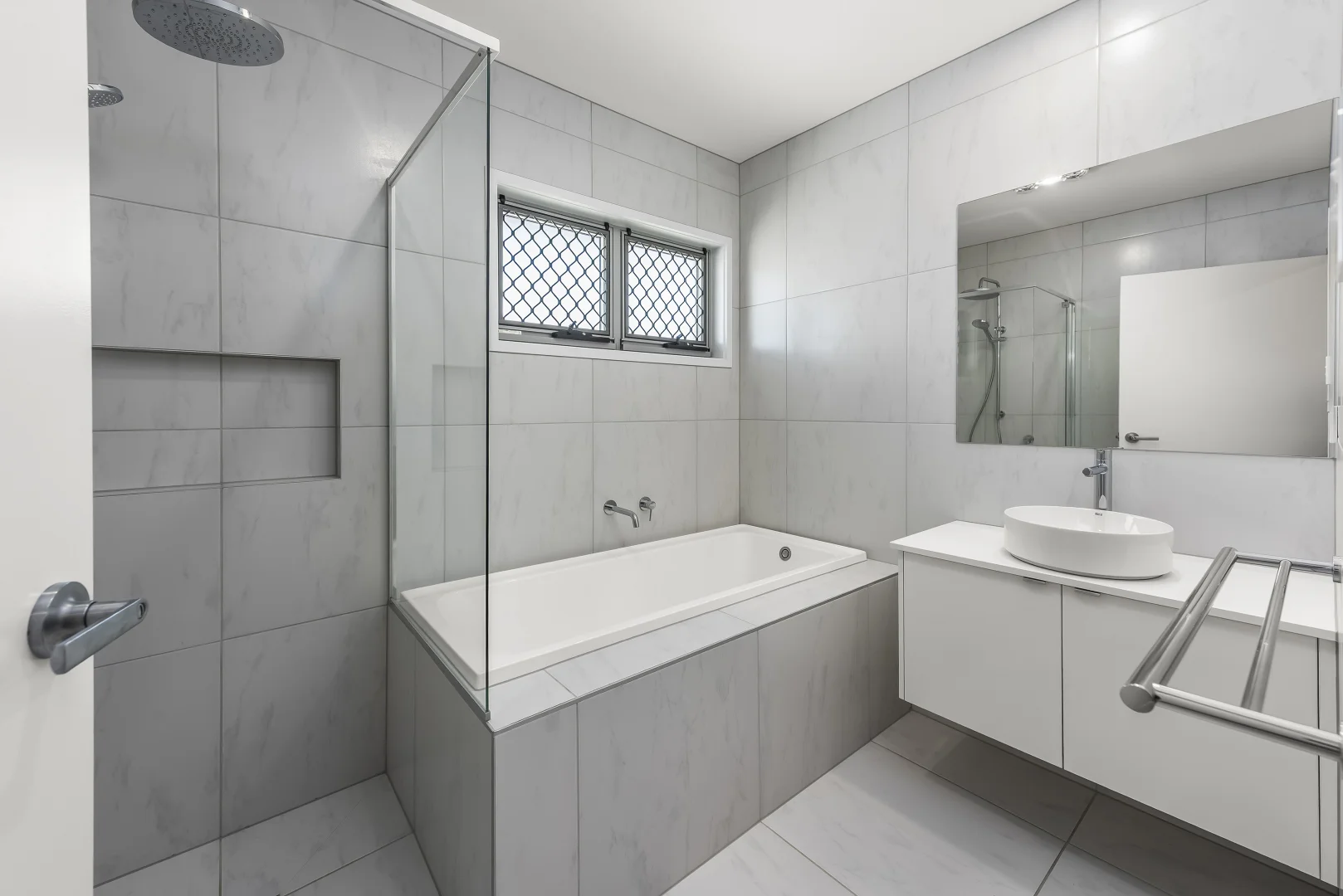 Additional image 15 of 48 Golf View Drive, Coral Cove QLD 4670