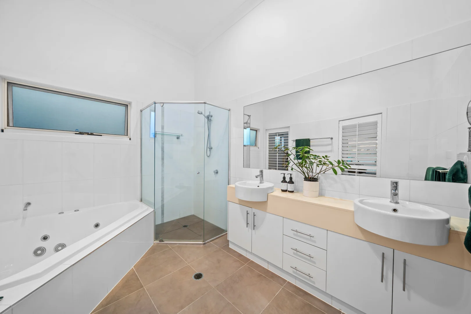 Additional image 11 of 2/25 Anembo Street, Chevron Island QLD 4217