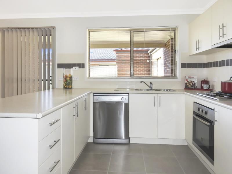 30 Speechley Court, Sale VIC 3850, Image 2