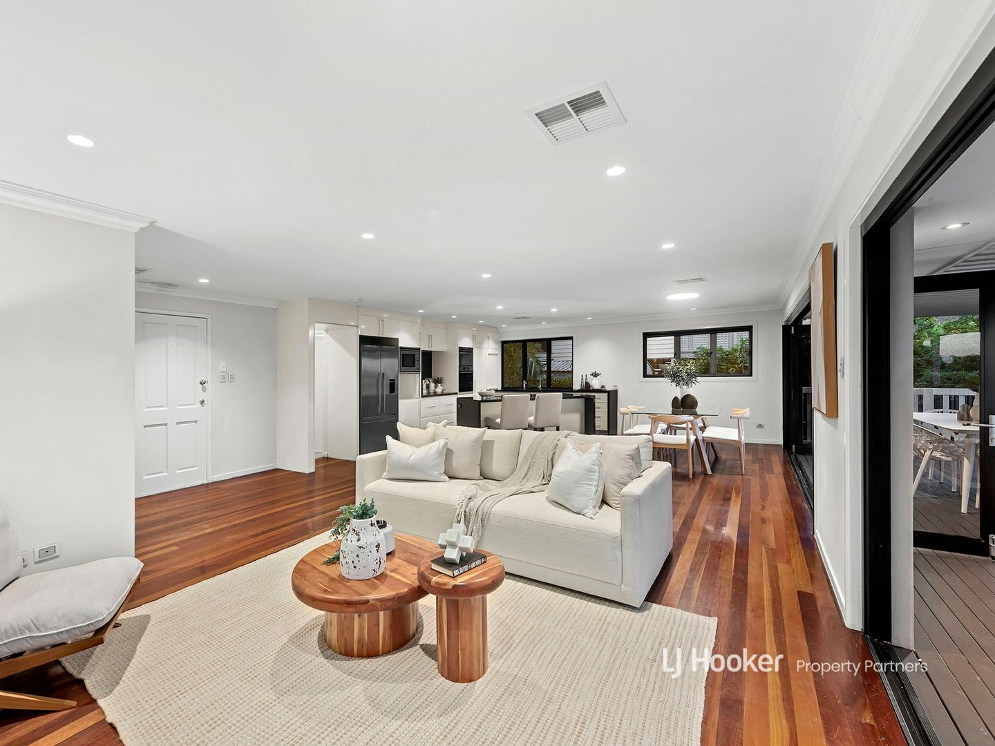 14 Treacher Street, Upper Mount Gravatt QLD 4122, Image 2