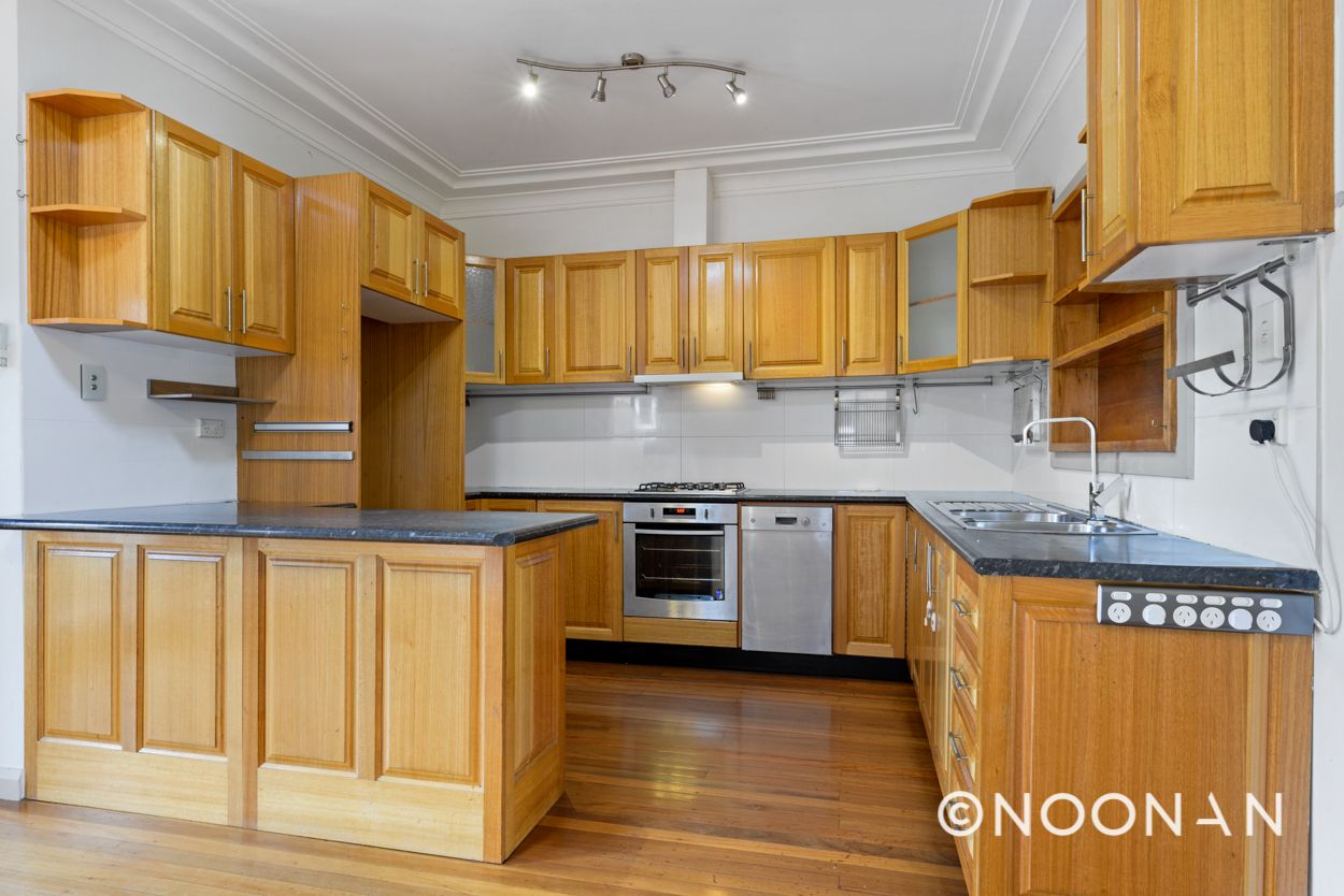 98 Canonbury Grove, Bexley North NSW 2207, Image 2