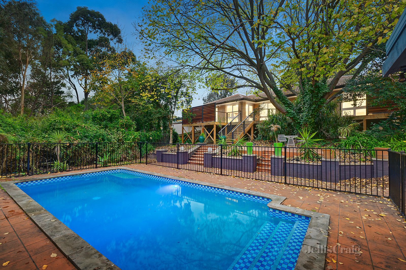 5 Scarborough Drive, Heidelberg VIC 3084, Image 0