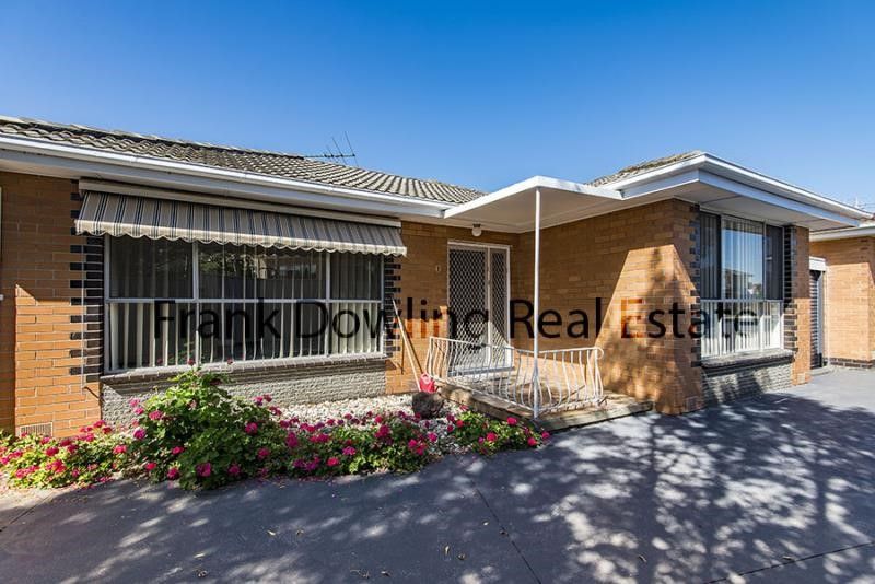 2 bedrooms Villa in 3/10 Danin St PASCOE VALE VIC, 3044