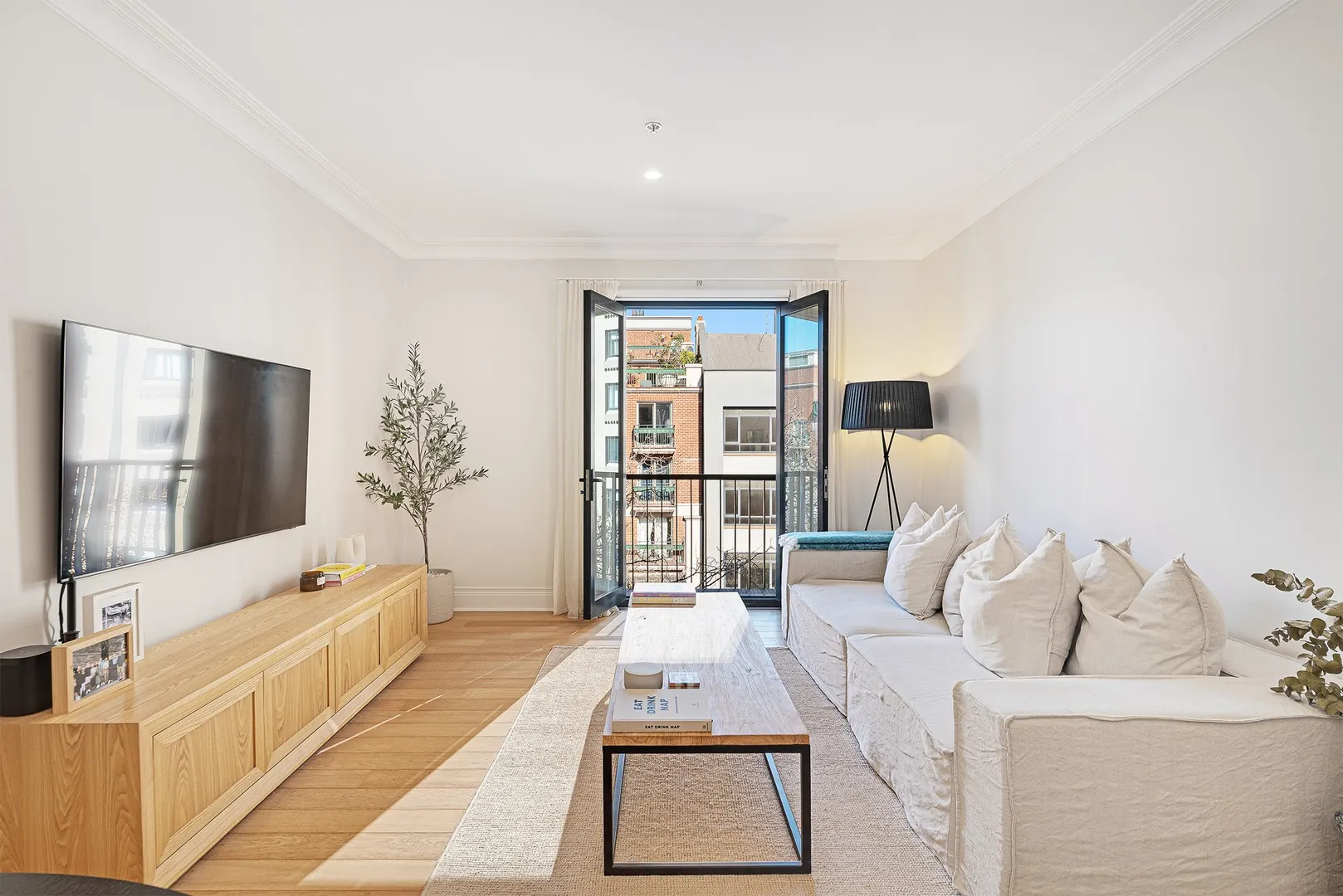 Art Deco-Inspired Living in The Manor, Potts Point