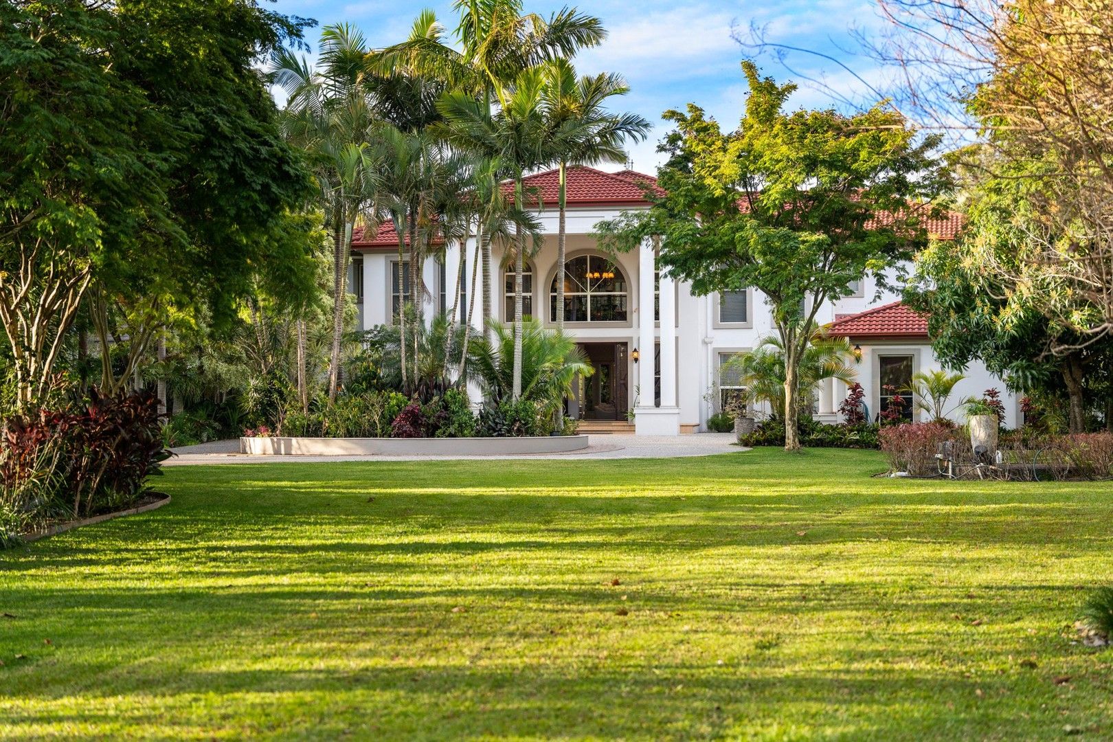 4 bedrooms House in 24 Maryland Avenue CARRARA QLD, 4211