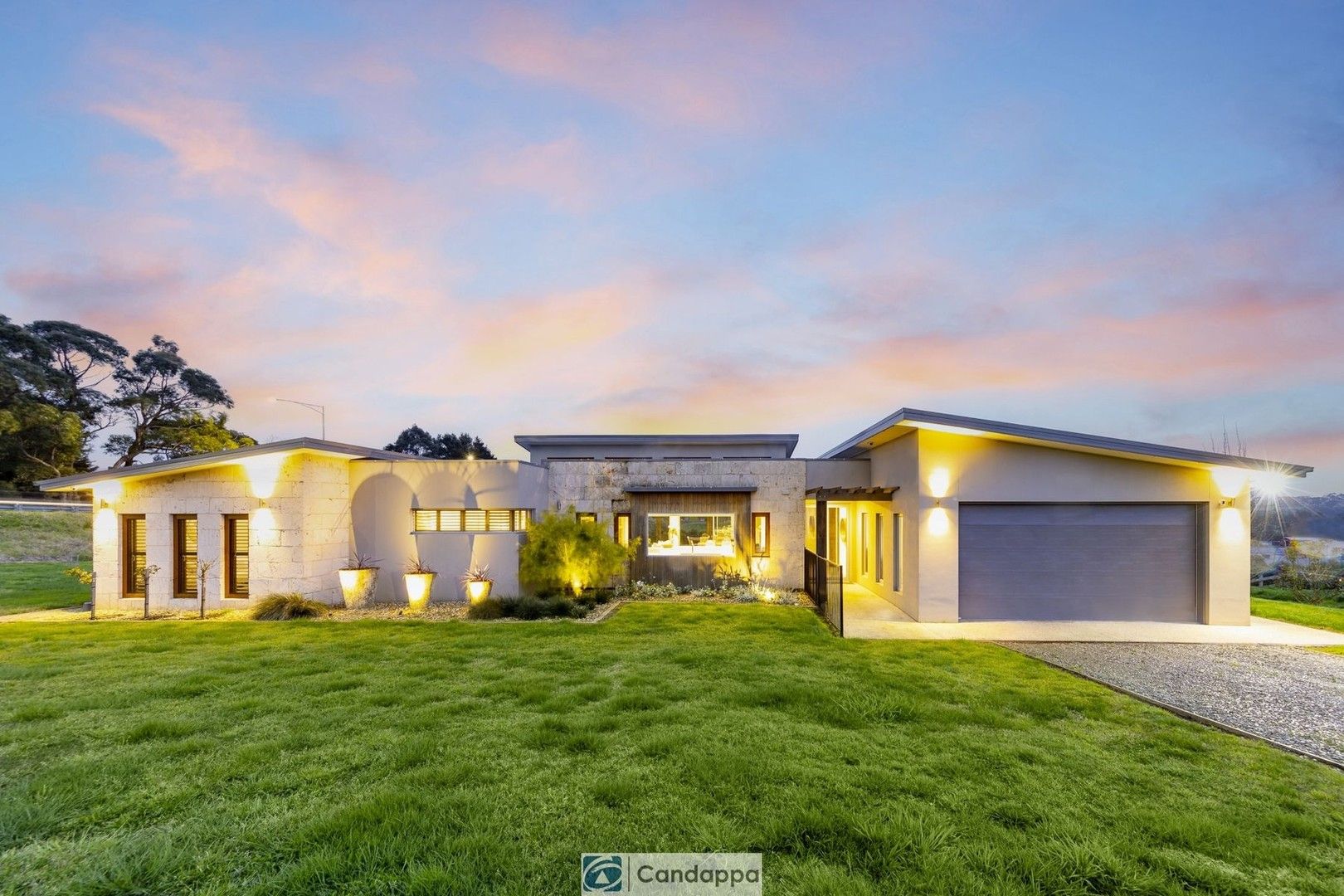 4 bedrooms House in 1 Amberly Drive DROUIN VIC, 3818