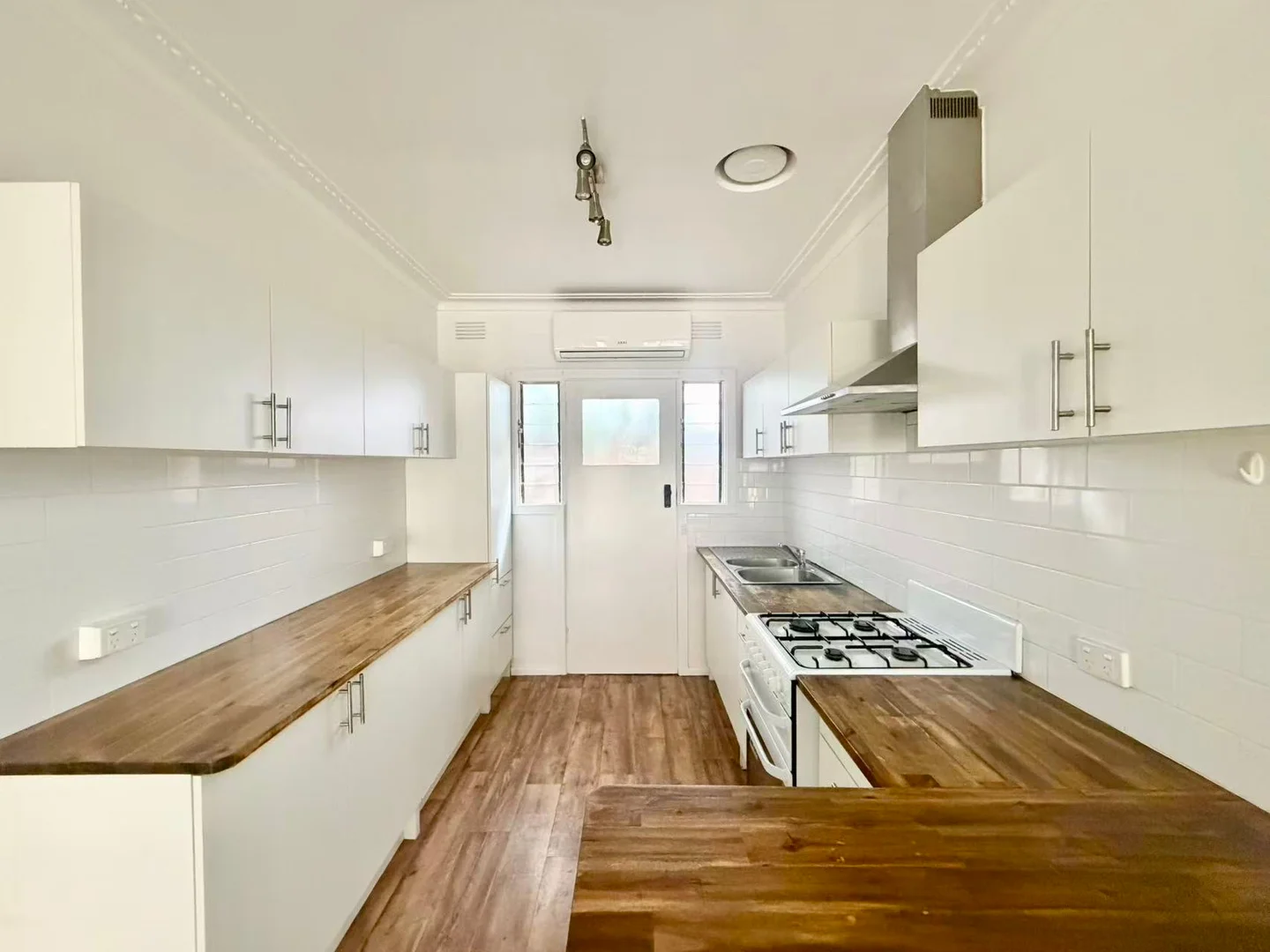 Additional image 3 of 3/102 Truganini Rd, Carnegie VIC 3163