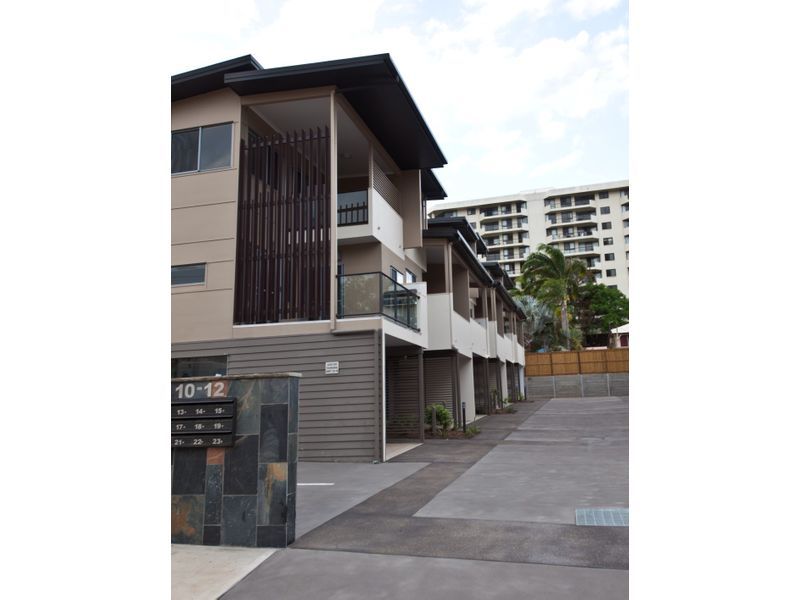 18/12 FLINDERS STREET, West Gladstone QLD 4680, Image 2