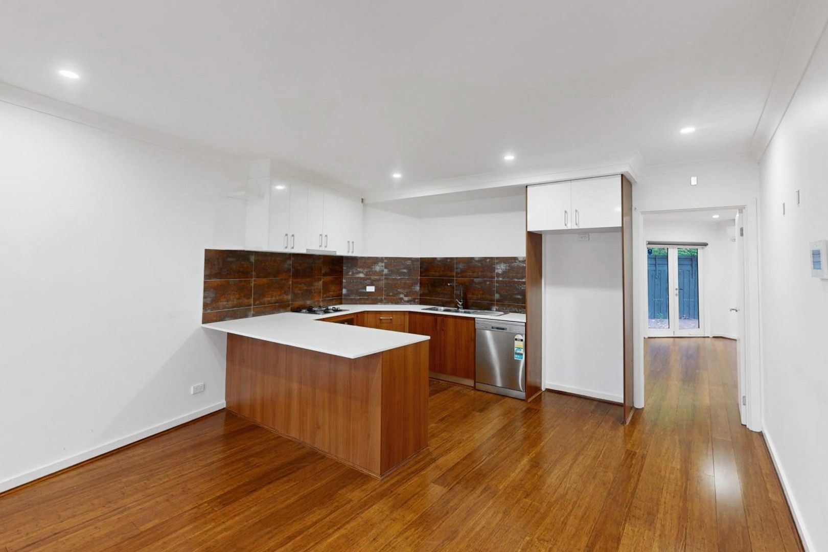 2 bedrooms Townhouse in 2/488 Haughton Road CLAYTON SOUTH VIC, 3169