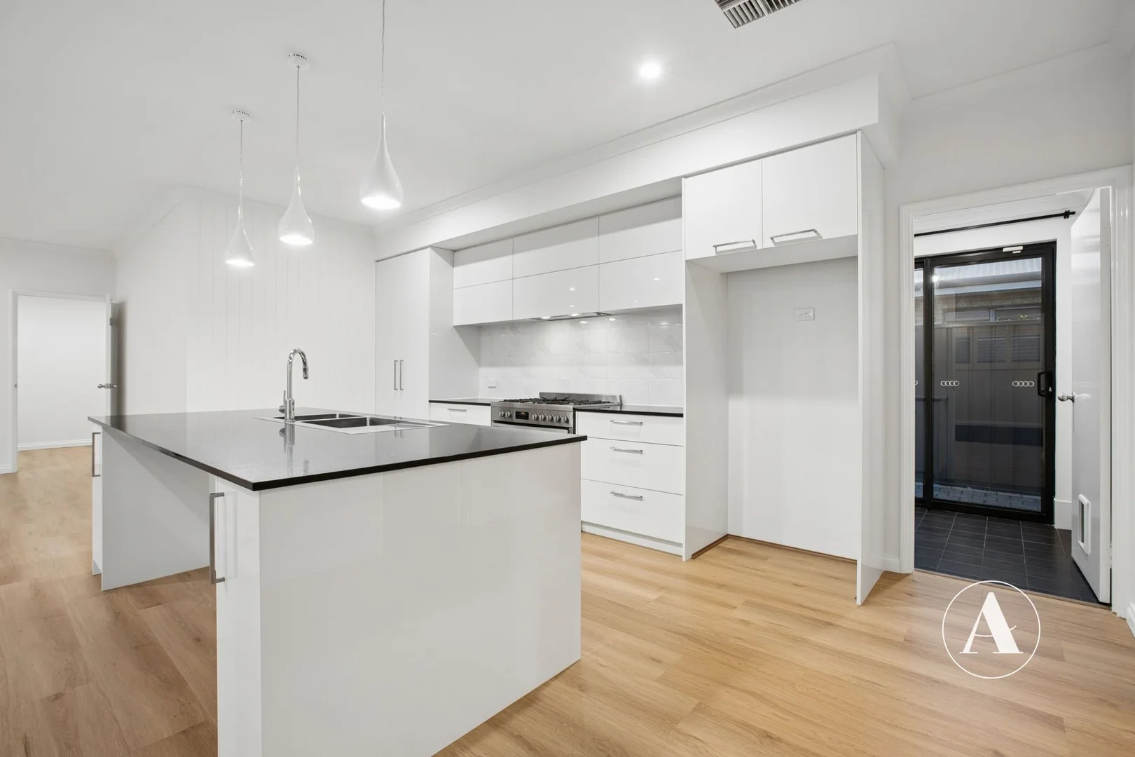 Additional image 9 of 4 Oaklawn Street, Hilbert WA 6112