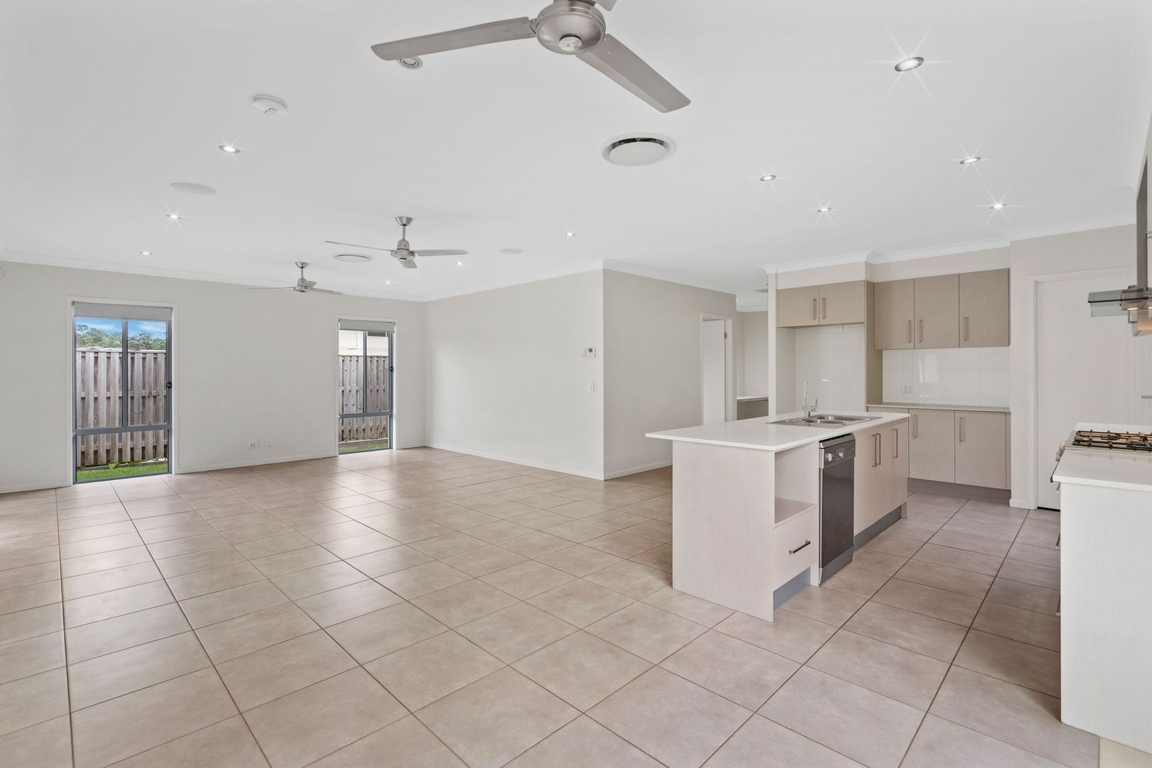 9 Whimbrel Avenue, Upper Coomera QLD 4209, Image 2