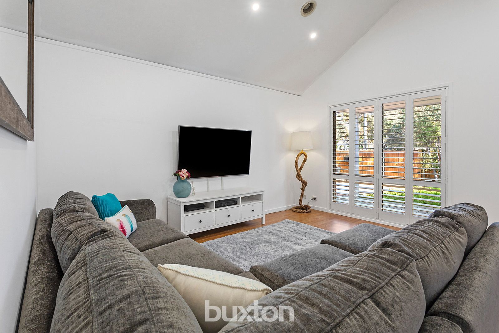 1/458 Bluff Road, Hampton VIC 3188, Image 2