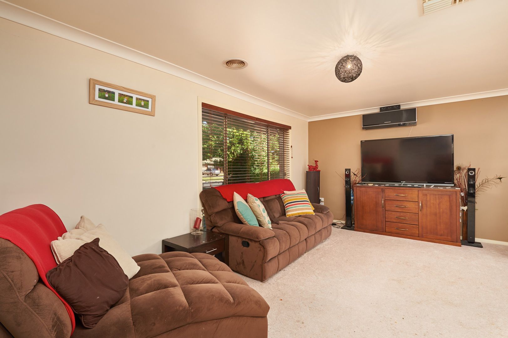 7 Elanora Place, Glenfield Park NSW 2650, Image 1