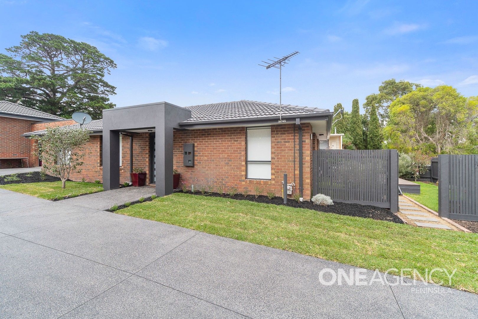 3 bedrooms Townhouse in 1/19 Davey Avenue DROMANA VIC, 3936