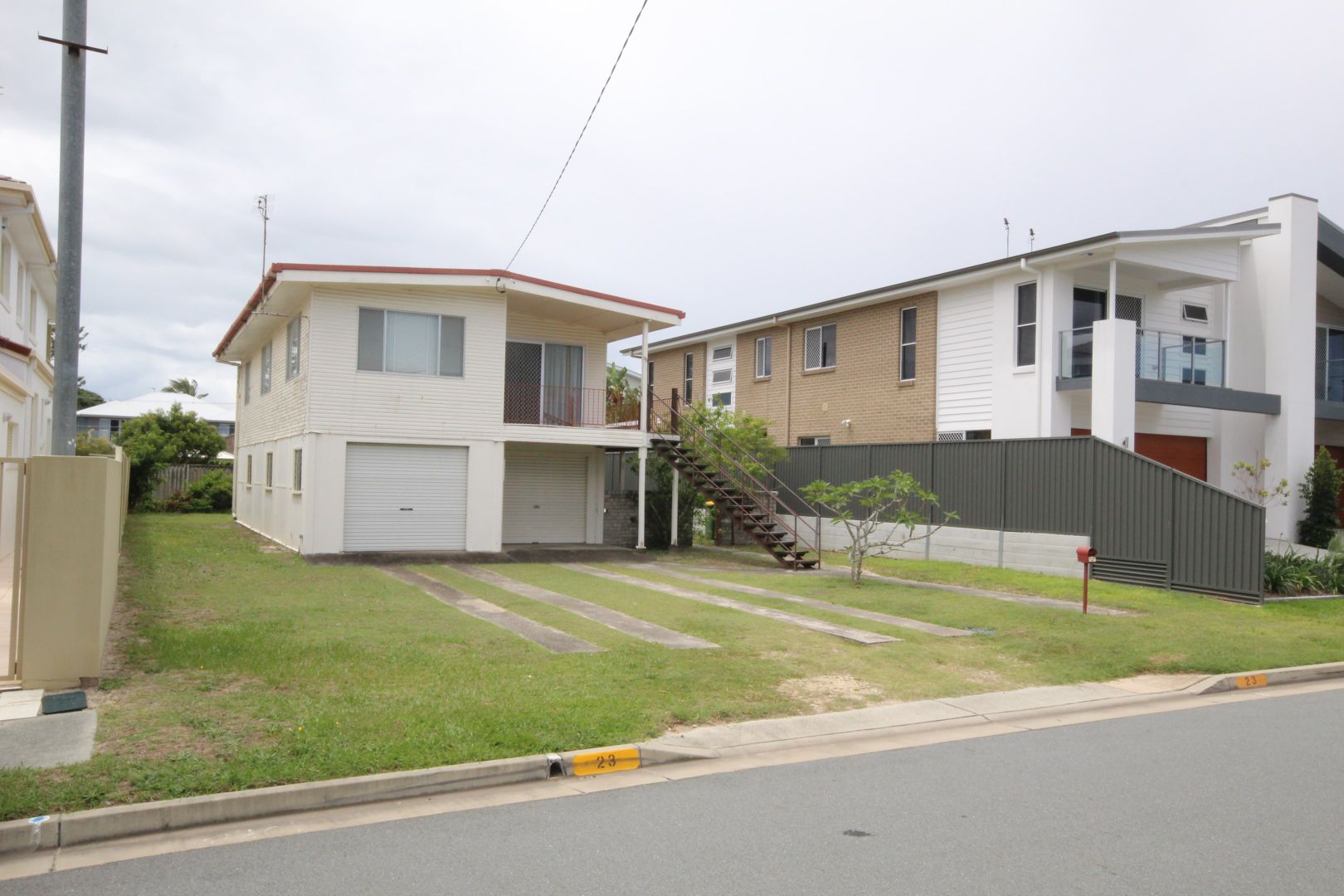 23 Teal Avenue, Paradise Point QLD 4216, Image 2
