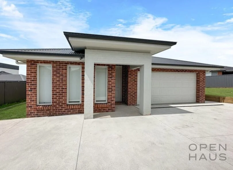 11 Lance Street, Oran Park NSW 2570