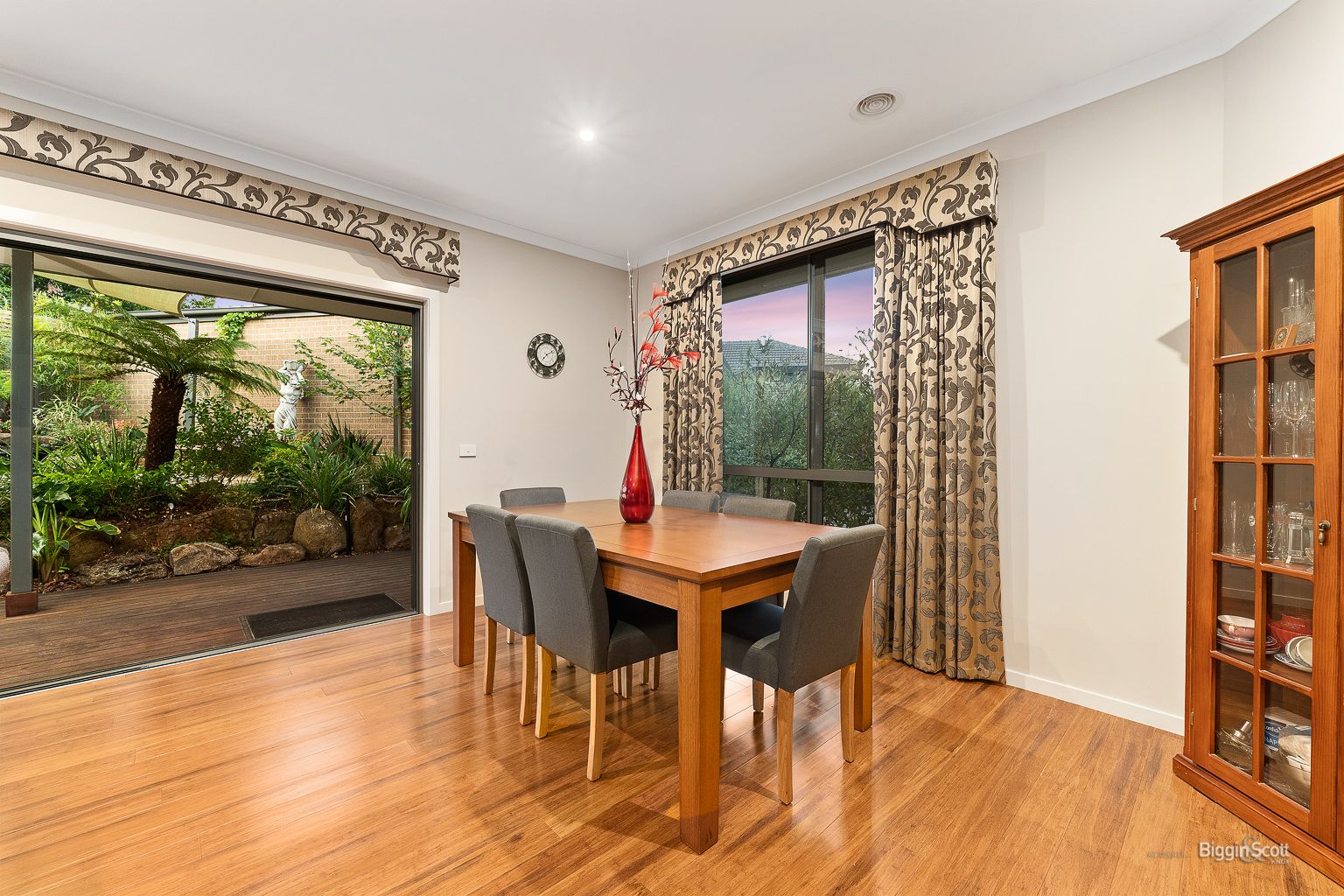 2/13 Comrie Court, Bayswater VIC 3153, Image 2
