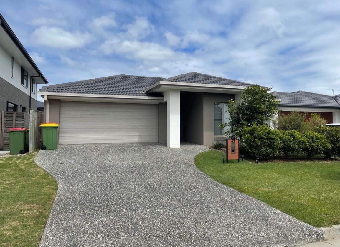 4 bedrooms House in 62 Lindeman Circuit PIMPAMA QLD, 4209