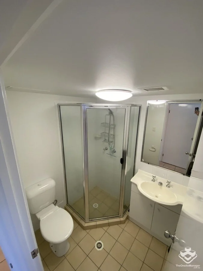 Additional image 10 of ID:21152773/129-131 Currumburra Road, Ashmore QLD 4214