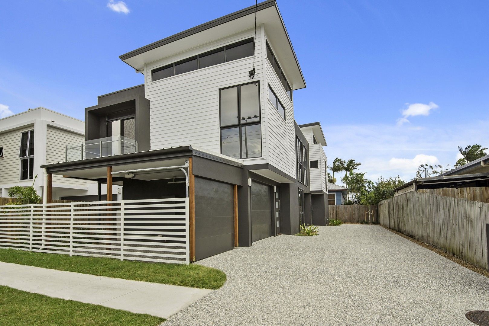 4 bedrooms Duplex in 2/25 Appel Street KIRRA QLD, 4225