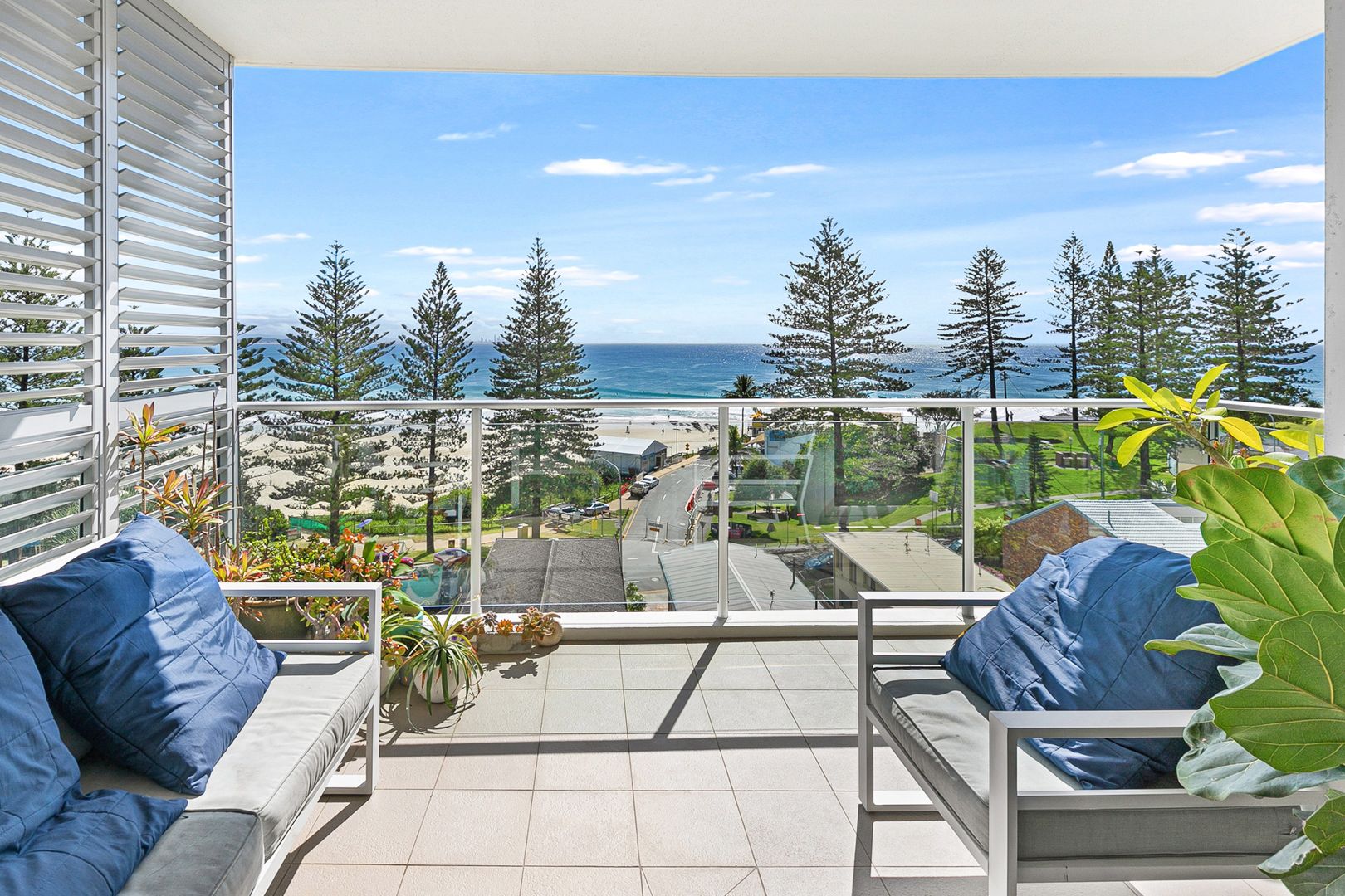 7/11 Eden Avenue, Rainbow Bay QLD 4225, Image 2