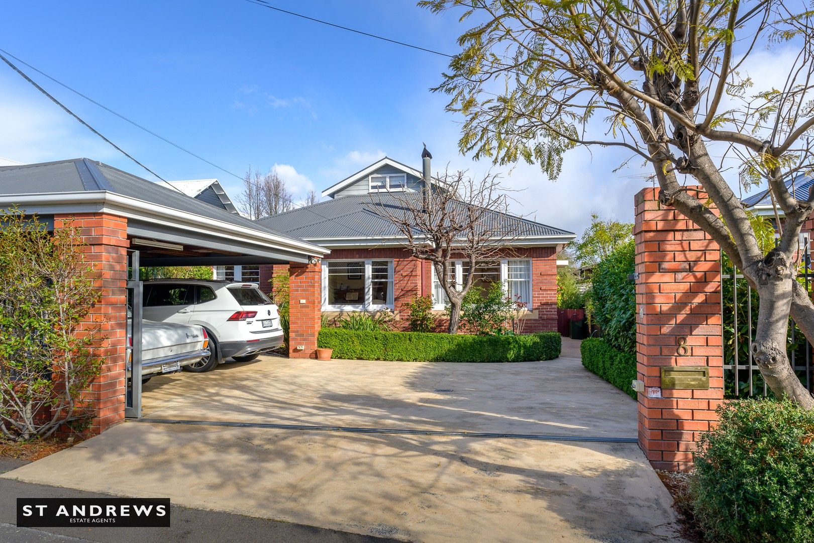 5 bedrooms House in 8 Heathorn Avenue SANDY BAY TAS, 7005