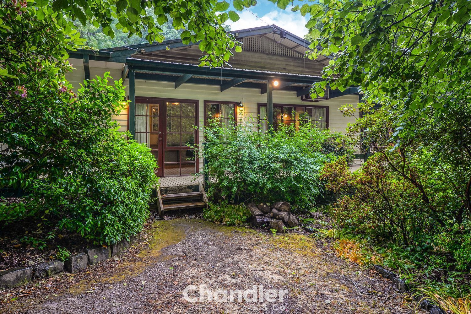 3 bedrooms House in 296-298 Mt Dandenong Tourist Road SASSAFRAS VIC, 3787