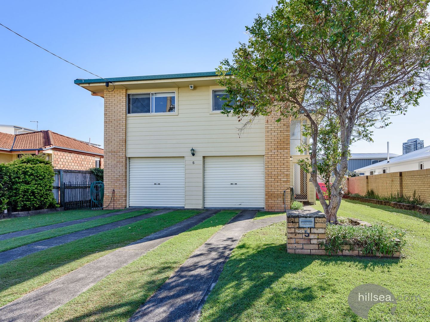 4 bedrooms House in 5 Margaroola Avenue BIGGERA WATERS QLD, 4216