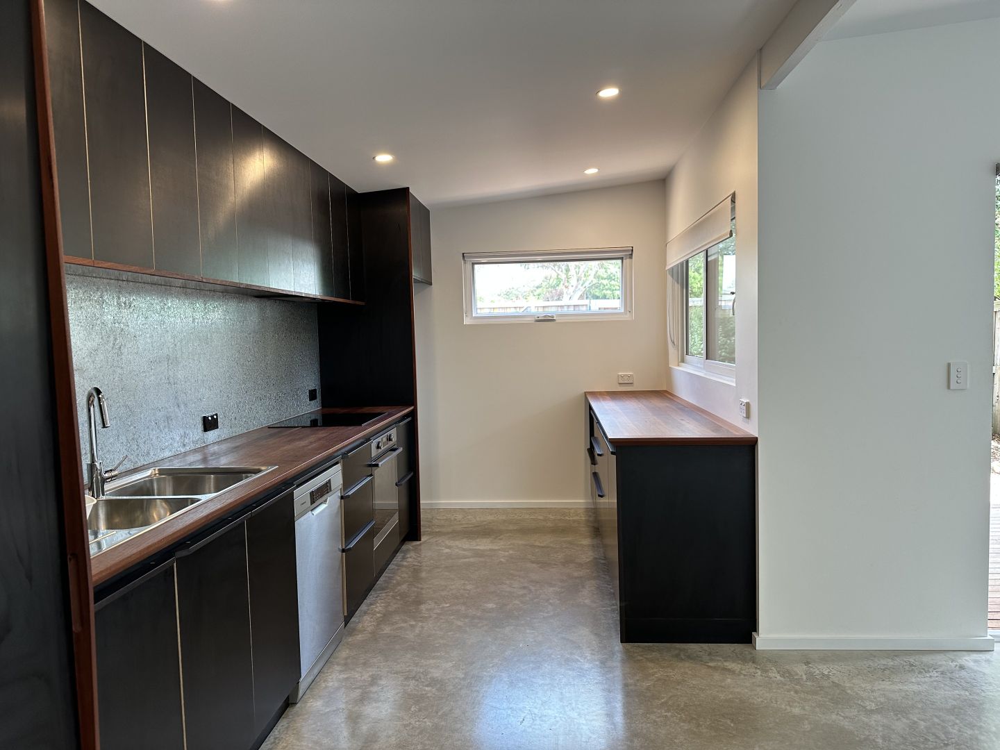 A/10 The Avenue, Margaret River WA 6285 House For Rent 440 Domain