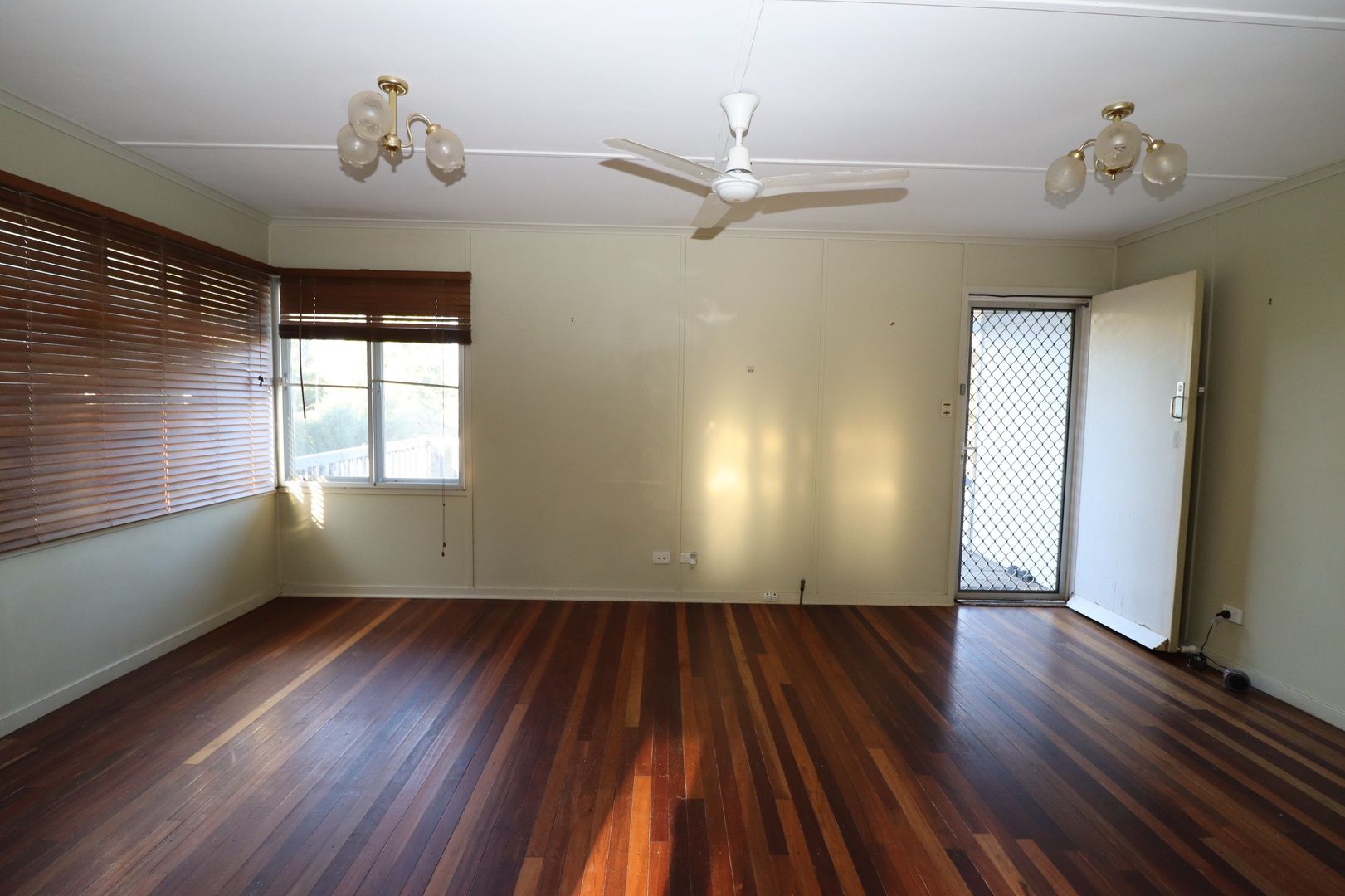 43-45 Albert Street, St George QLD 4487, Image 2