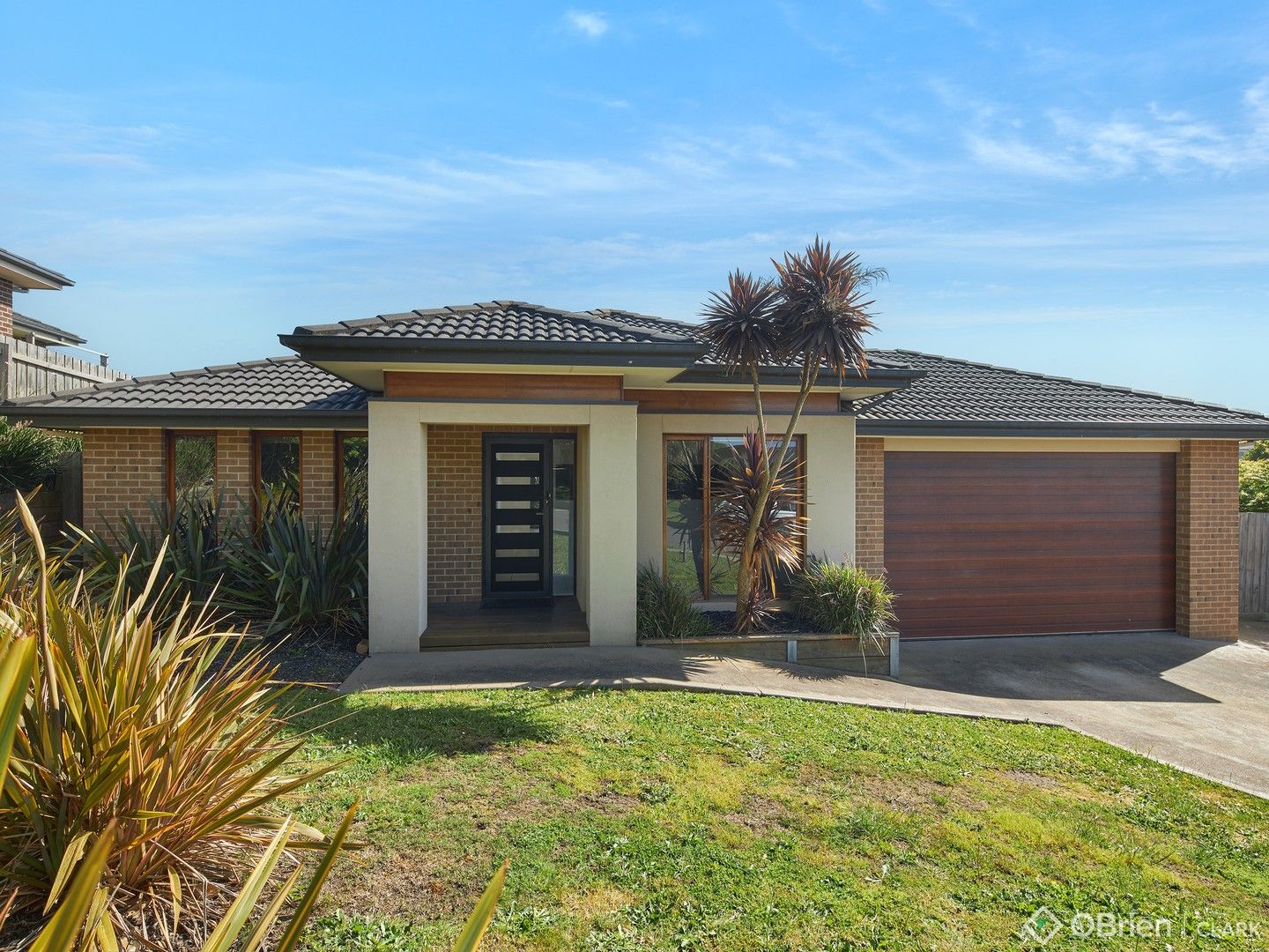 4 bedrooms House in 12 Paulan Court WARRAGUL VIC, 3820