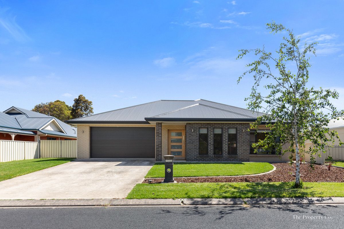 4 bedrooms House in 51 Dalkeith Drive MOUNT GAMBIER SA, 5290