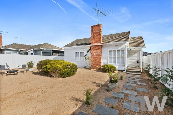 Picture of 1/106 Ormond Road, EAST GEELONG VIC 3219