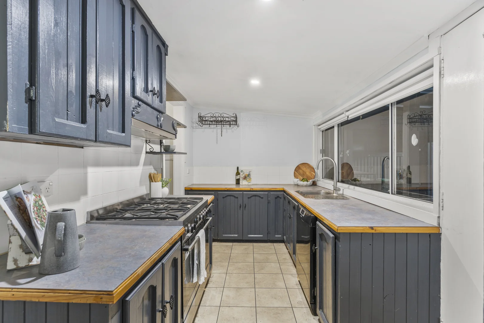 Additional image 4 of 35 White Avenue, Wendouree VIC 3355