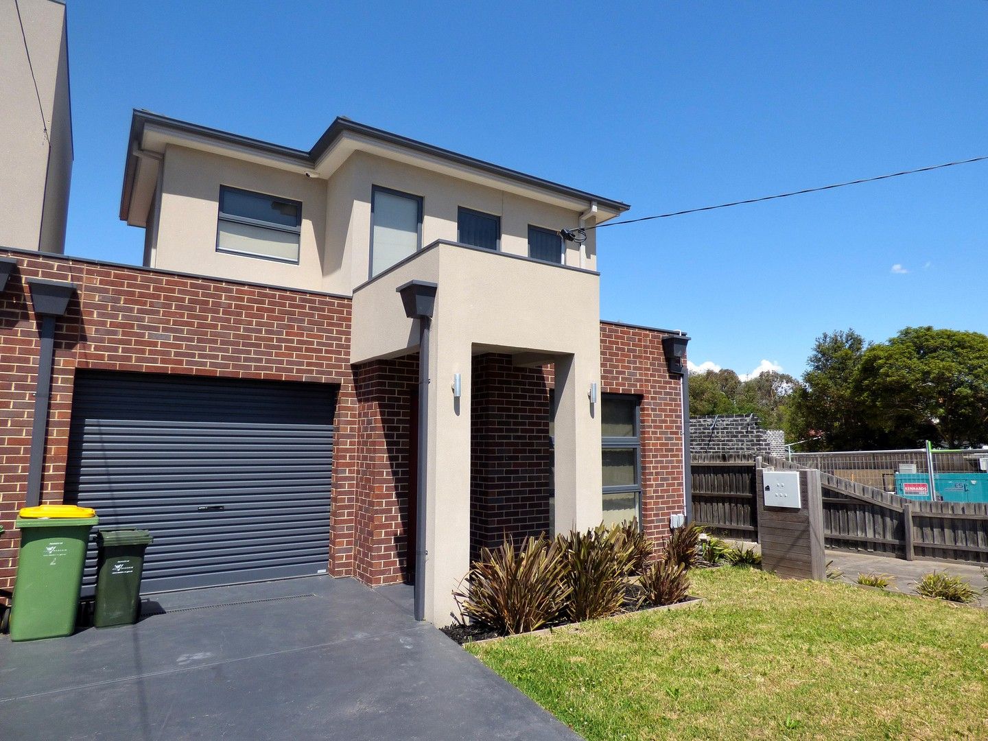 2 bedrooms Townhouse in 1/44 Ashton Street RESERVOIR VIC, 3073